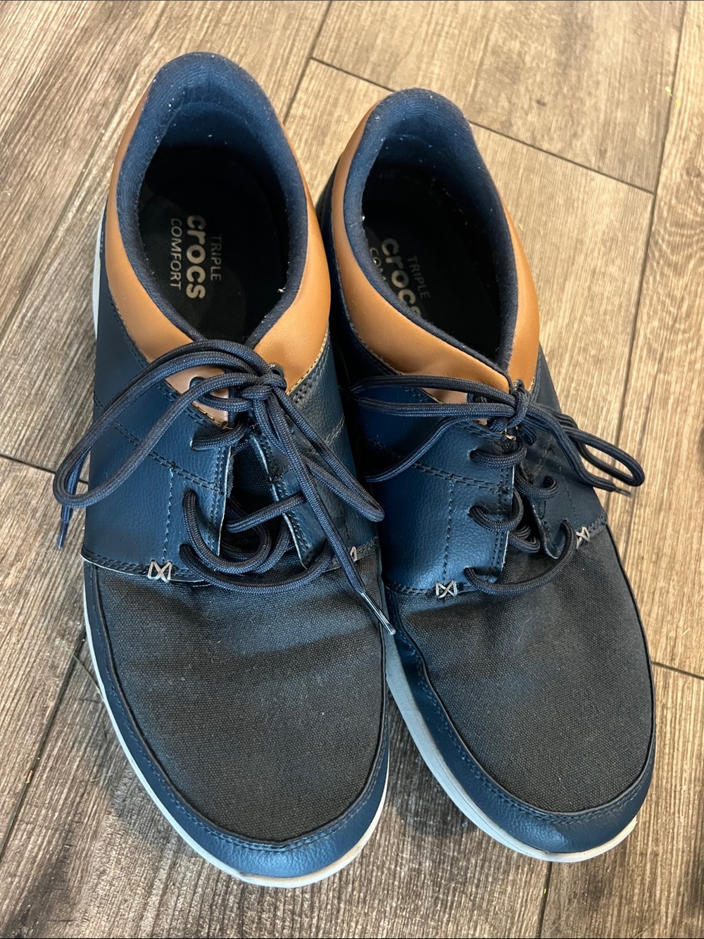 CROCS Kinsale Men's Navy and Tan Lace-Up Deck Shoes